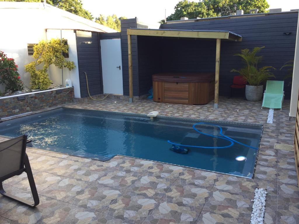 Nicole Residence Avec Piscine Chauffee & Jacuzzi Saint-André Eksteriør billede