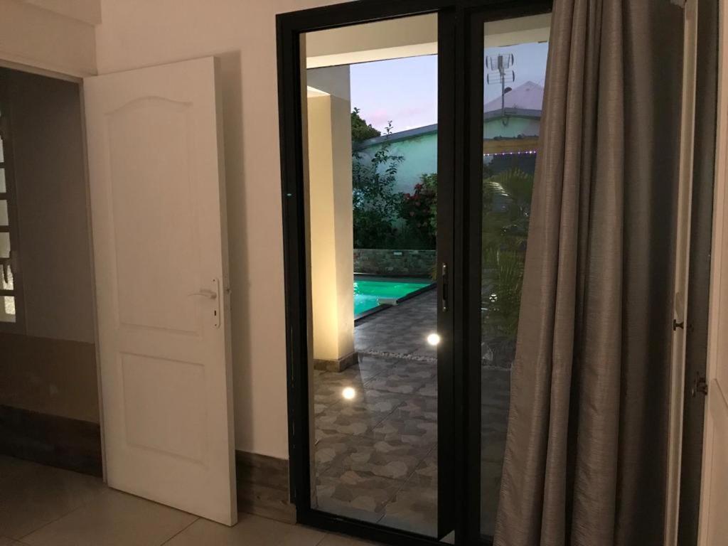 Nicole Residence Avec Piscine Chauffee & Jacuzzi Saint-André Eksteriør billede